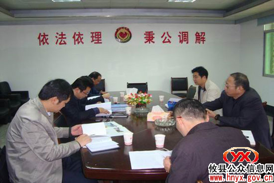 《法制日报》记者来攸县调研采访人民调解工作