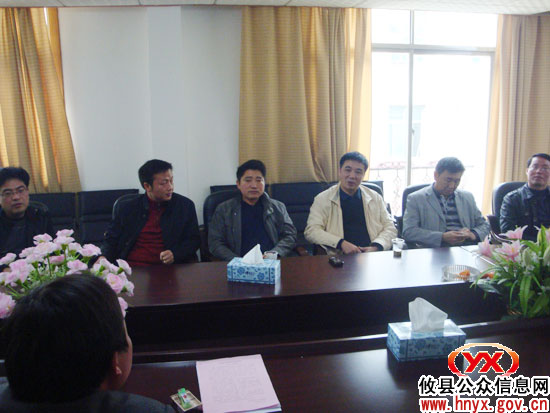 吴爱清一行到槚山乡督查烟花产业项目建设情况