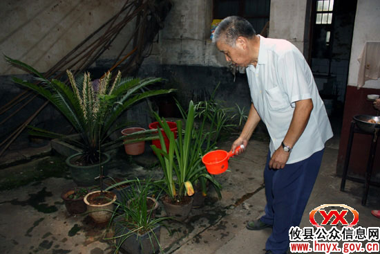 【党员风采】老骥有壮心 暮年有余温——记离休干部易炳祚同志