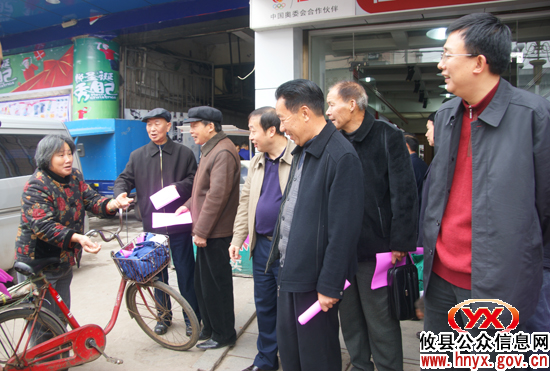 攸县“三老”主动上街乐当“两车”规劝员