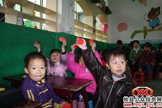 攸县酒埠江镇中学组织幼儿园教师开展教研活动