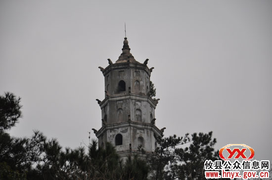 攸县市政园林管理处组织对文明塔和洣水一桥进行亮化