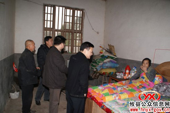 市安监局副局长刘永一行到攸县渌田镇“访贫问苦送温暖”