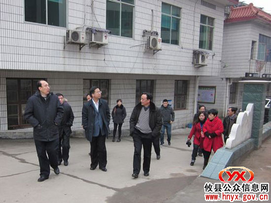 程绍光、肖文伟一行在攸县开展走访慰问