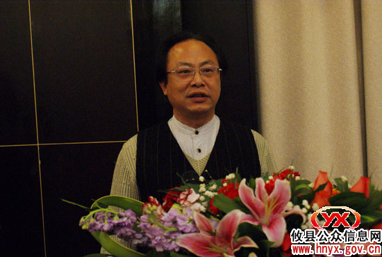 昨夜里，攸县籍在湘潭各界有关人士欢聚一堂话桑梓