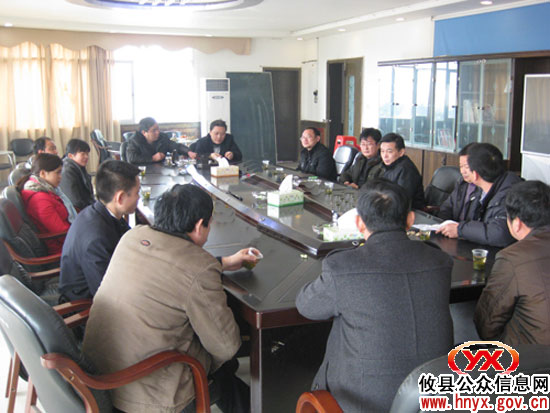 毛春良一行到网岭镇走访人大代表和特困户
