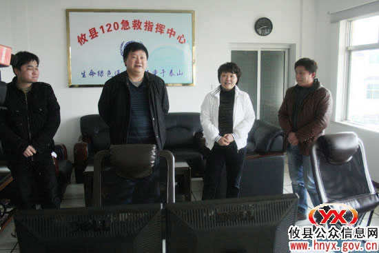 大年三十，谈湘旭一行看望值班“白衣天使”与“广电人”