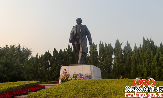八面来风：大年初一，深圳莲花山公园热闹非凡