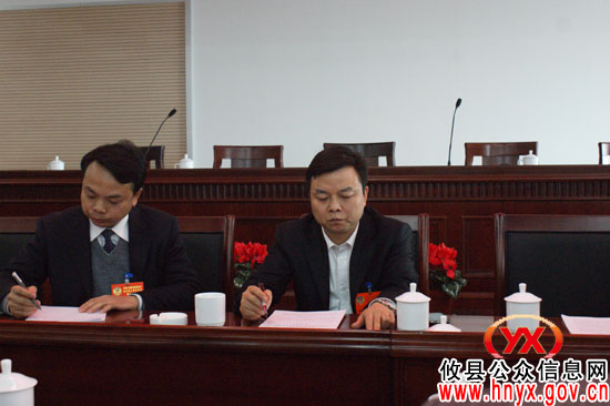 胡湘之参加政协七届五次会议第一讨论组讨论