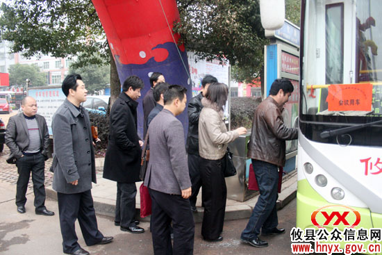 【“两会”快线】政协委员今日上午全部列席县十五届人大会五次会议