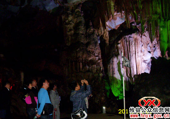 春节假期，攸县酒埠江白龙洞迎来旅游高潮