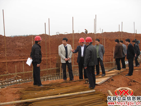 邝邹飞一行到网岭镇视察重点项目工程建设