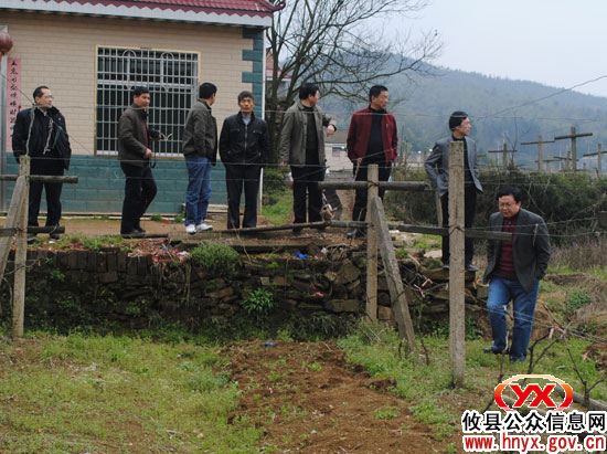 市党建帮扶工作队进驻莲塘坳镇高楼社区