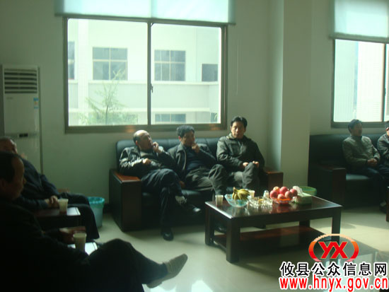 攸县黄丰桥镇进行内退干部和管理员座谈
