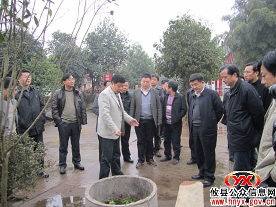 岳阳副市长韩建国率团考察攸县新联村“洁净乡村行动”