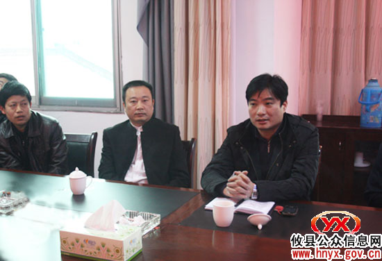 谭伟生率各办点单位负责人到新市镇现场办公