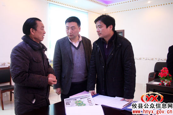 谭伟生率各办点单位负责人到新市镇现场办公