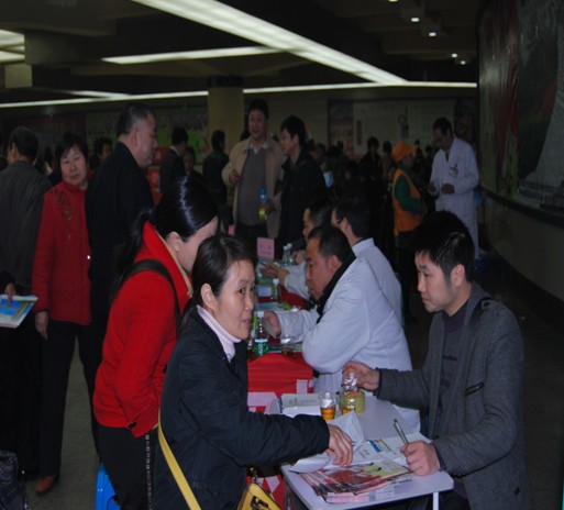 区疾控中心开展“控制抗菌素耐药性”大型宣传活动