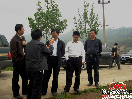省农业厅副厅长李志纯一行到攸县督查粮食生产