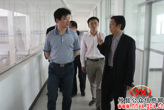 谭伟生一行深入县内部分定点屠宰场督查指导工作