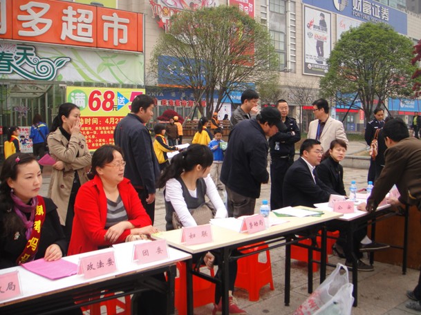 芦淞区开展“禁毒妈妈联盟”宣传活动