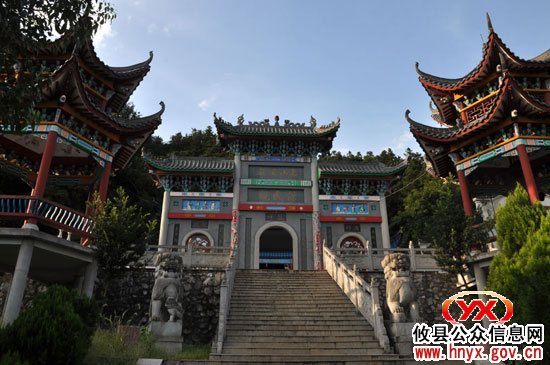 谭小宁一行到黄丰桥镇调研旅游开发工作