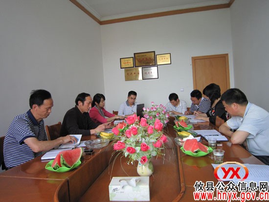 市编办副主任龙承坤一行到攸县督查指导政府机构改革