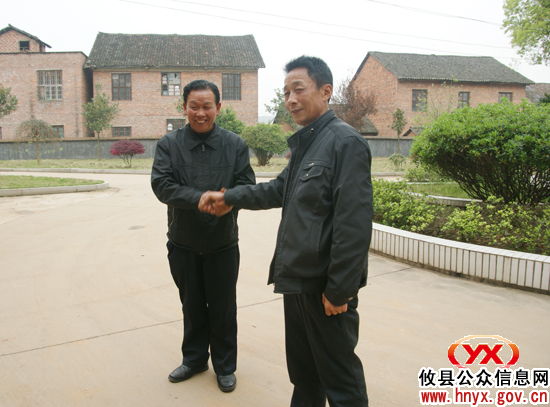 【乡村见闻】莲塘坳镇：和谐换届 村支书之间的“兄弟情”