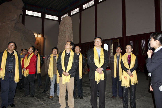 卿渐伟 胡光辉一行来炎祭祀始祖炎帝