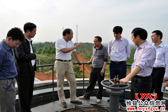 省水利厅副厅长钟再群一行来攸县考察水利建设情况