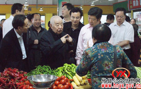 原省委书记熊清泉一行来攸县视察指导工作