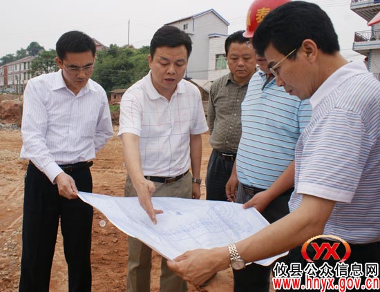胡湘之周末深入有关重点工程建设工地进行督查