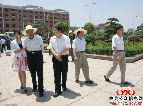 省老领导刘亚南一行前来视察并盛赞攸县变化真大