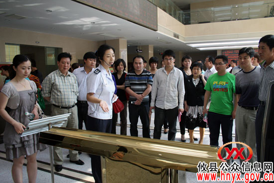 攸县组织集中看现场、听介绍全面推进创先争优活动