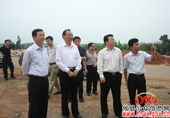 北京中郡县域经济研究所刘福刚一行来攸县考察