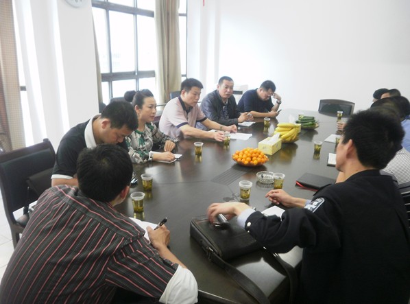 郑志富主持召开合泰涵洞整治会议