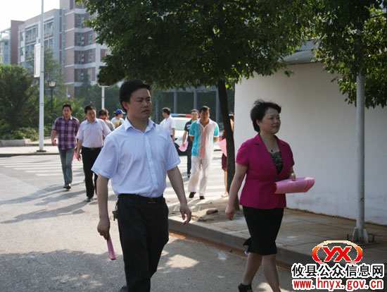 【三创四化】彭良平、谈湘旭上街规劝 向市民进行言传身教