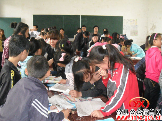 株洲市景弘中学来攸县丫江桥中学指导课改工作