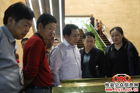 郴州市商务局组团来攸县考察市场建设和管理工作