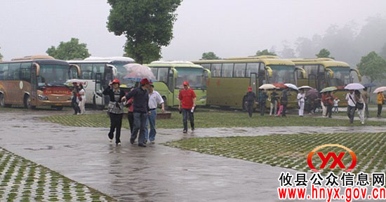 攸县酒仙湖景区喜迎今年首批大型旅游团队