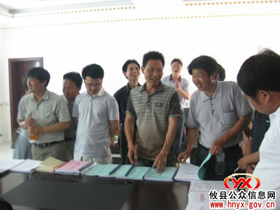 攸县大同桥镇组织镇村干部到新联、罗家坪村参观学习