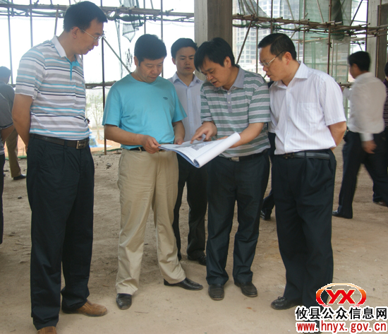 邝邹飞深入部分重点工程督查项目建设情况