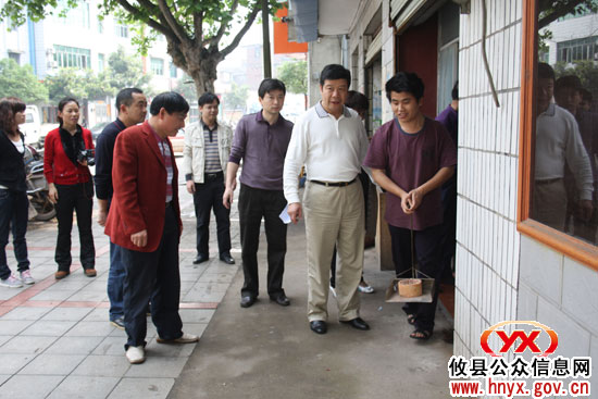 【三创四化】邝邹飞再次带头上街开展规劝活动