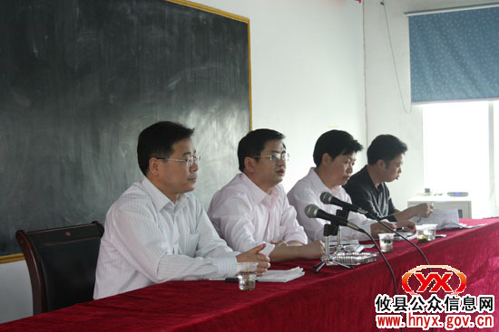 攸县上云桥镇组织村“两委”干部进行“明法纪、扬正气、促和谐”主题教育