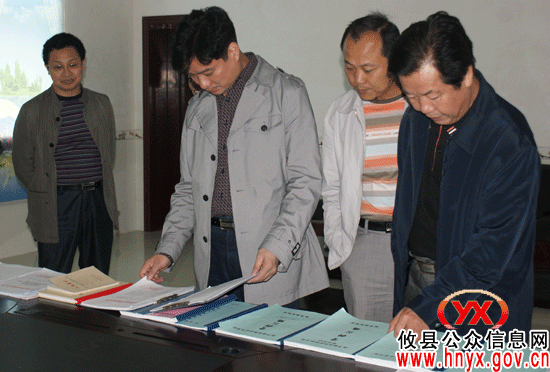 岳阳市环保局长李国保率团考察攸县城乡环境综治工作