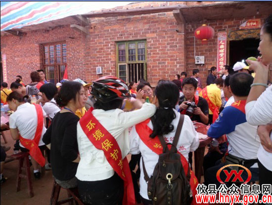 攸县鸭塘铺乡马鞍山迎来环保世纪行队伍