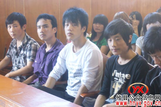湘潭大学原党委书记向亚良教授应邀来攸县讲座