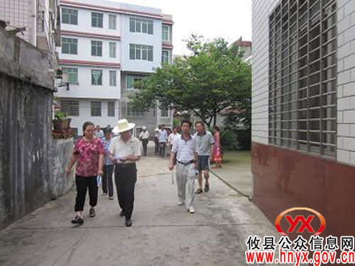 攸县城关镇在社区开展“规劝教化周”活动
