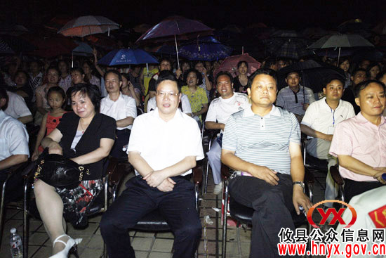 昨夜，攸县网岭镇“党辉耀乡土”文艺晚会隆重上演