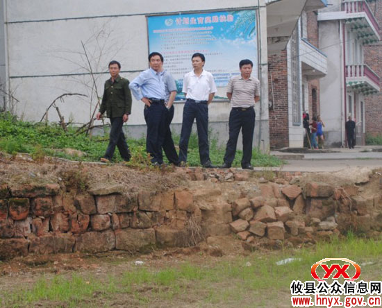 【奋力抗旱】颜建斌一行再次到莲塘坳镇指导抗旱工作
